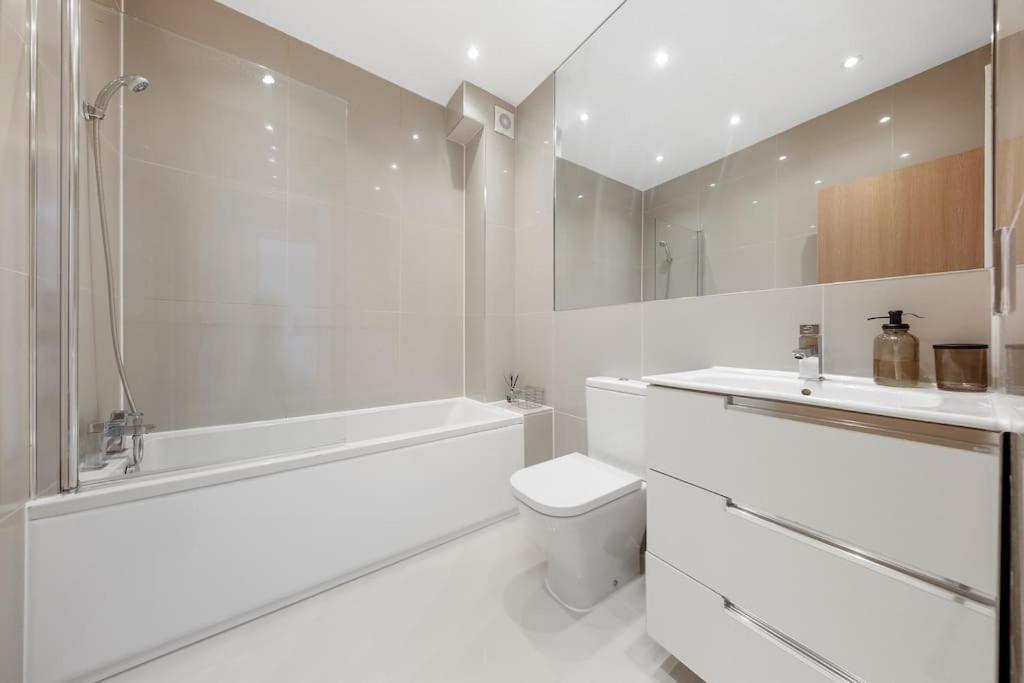 Pleasing 2Bed Flat 10Min To Wimbledon Tennis Court Londres Exterior foto